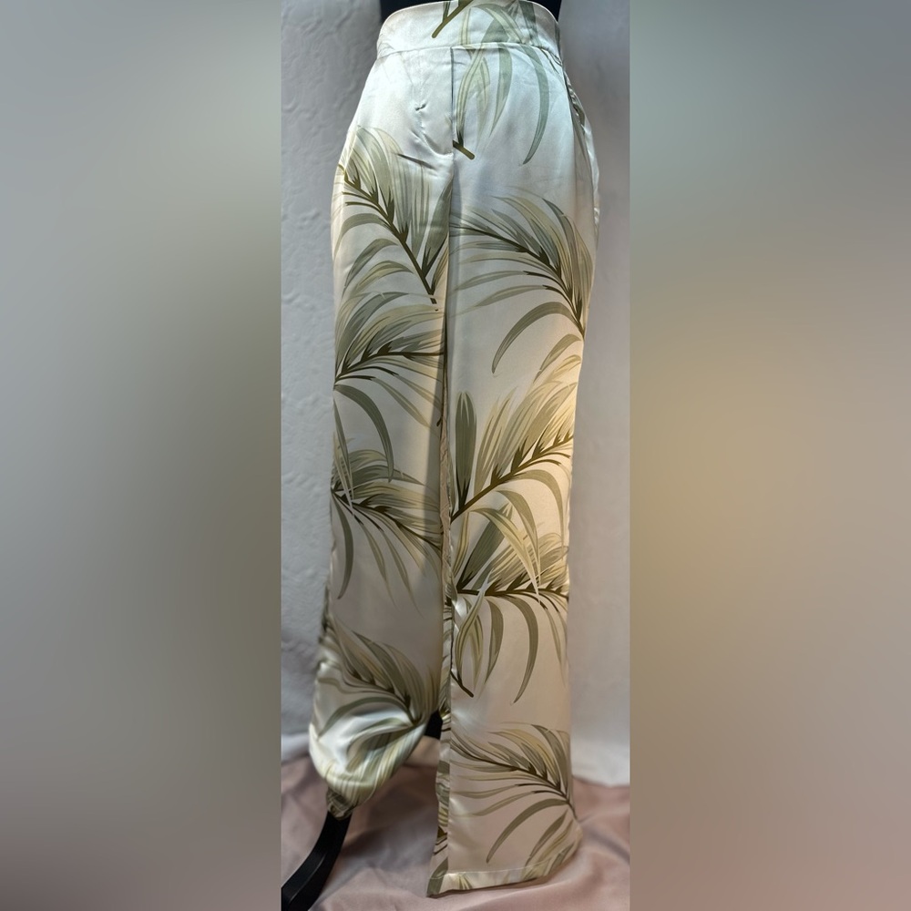 Rachel Zoe- Women’s 🍃Leaf Pattern Satin Pants (L)‼️NWT‼️